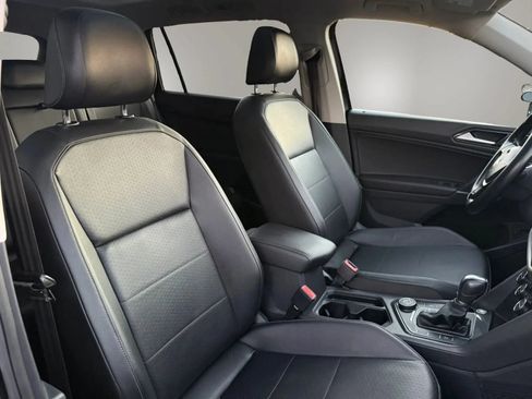 Used 2018 Volkswagen Tiguan SEL AWD/4WD image 26