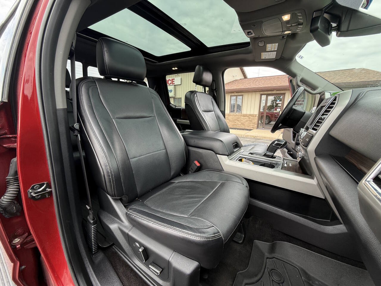 Used 2016 Ford F150 Lariat w/ Equipment Group 502A Luxury AWD/4WD image 15