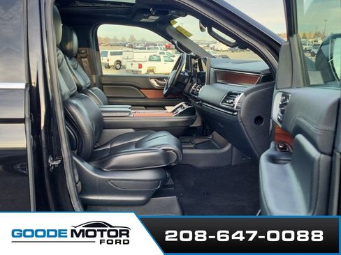 Used 2023 Lincoln Navigator Reserve image 23