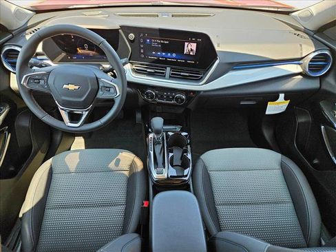 New 2026 Chevrolet Trax LT w/ Driver Confidence Package image 19