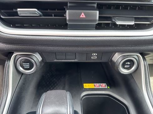 Used 2024 Toyota Grand Highlander AWD image 25