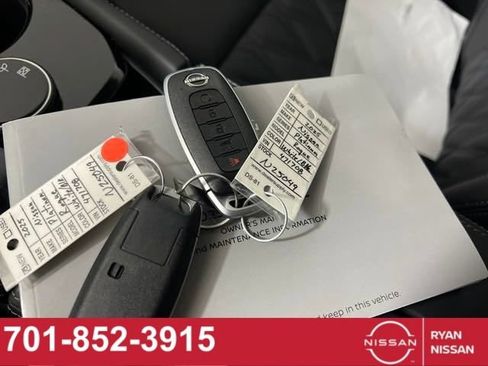 Certified 2025 Nissan Rogue Platinum w/ Platinum Premium Package image 17