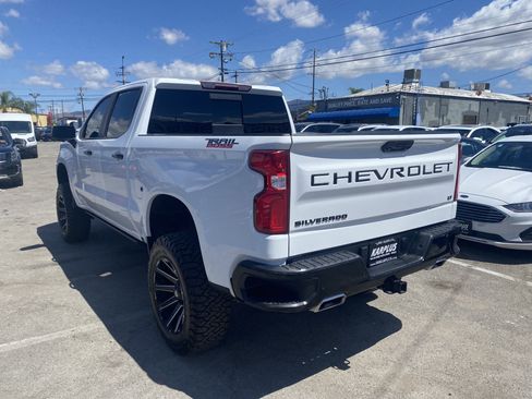 Used 2022 Chevrolet Silverado 1500 LT Trail Boss w/ LT Trail Boss Premium Package AWD/4WD image 11