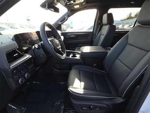 New 2026 Chevrolet Suburban Premier w/ Sun And Tow Package image 15