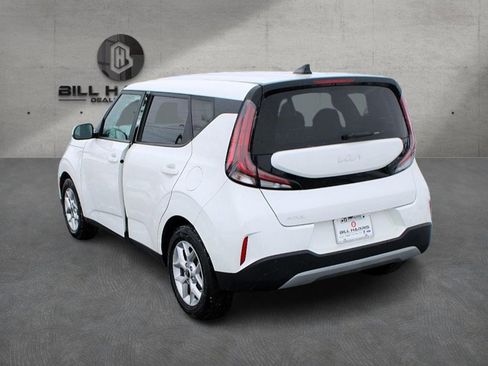 Used 2023 Kia Soul LX w/ LX Technology Package image 8