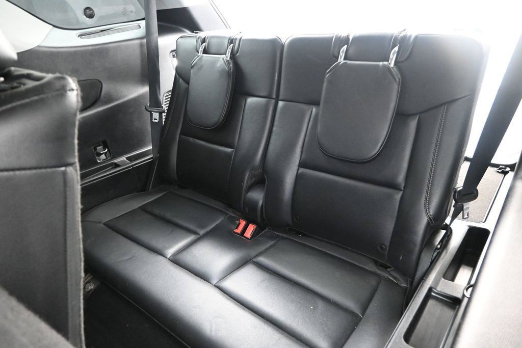 Used 2021 Ford Explorer Limited w/ Equipment Group 301A AWD/4WD image 19