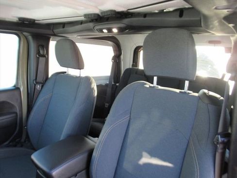 Certified 2025 Jeep Wrangler Willys image 14