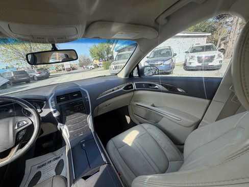 Used 2014 Lincoln MKZ image 22