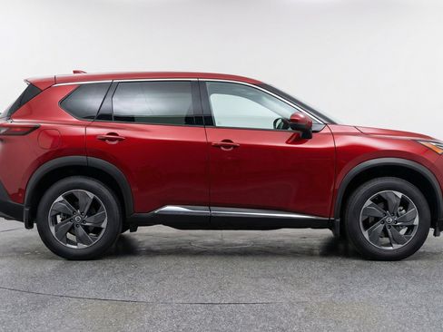Used 2025 Nissan Rogue SV AWD/4WD image 11