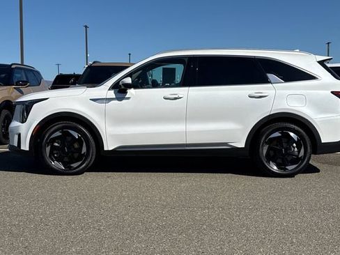 Certified 2025 Kia Sorento EX AWD/4WD image 9