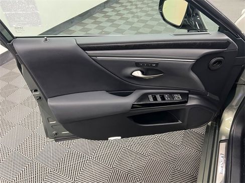 Certified 2024 Lexus ES 350 w/ Premium Package image 9