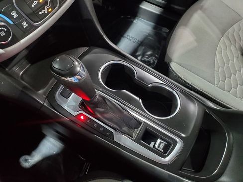 Used 2020 Chevrolet Equinox LS w/ LS Convenience Package image 32