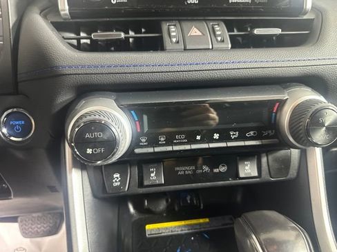 Used 2021 Toyota RAV4 XSE AWD/4WD image 16