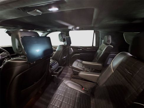 Used 2023 Cadillac Escalade ESV Sport Platinum w/ LPO, ONYX Package AWD/4WD image 18