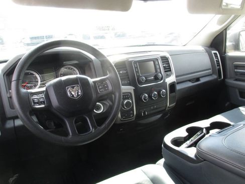 Used 2016 RAM 1500 Classic SLT AWD/4WD image 40