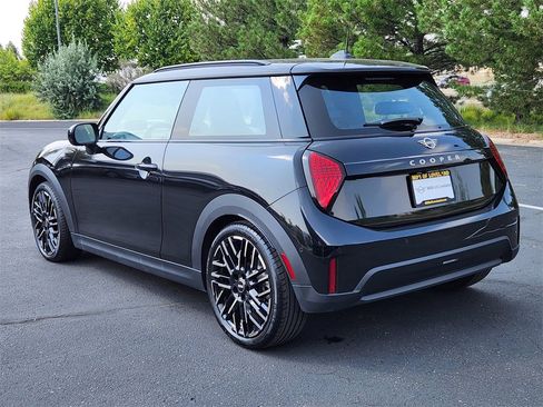 Used 2025 MINI Cooper 2-Door Hardtop image 6