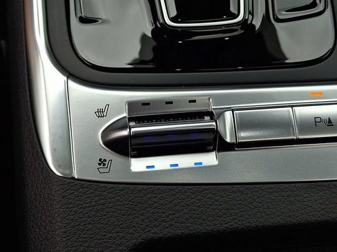 Used 2027 Kia Carnival SX w/ Dark Edition Package FWD image 25