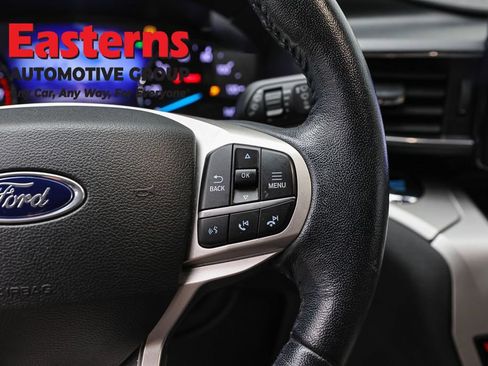 Used 2022 Ford Explorer XLT w/ Equipment Group 202A AWD/4WD image 16