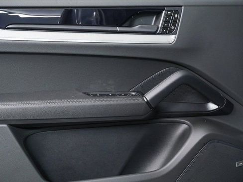 New 2026 Porsche Cayenne S image 6