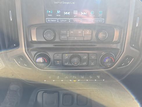 Used 2018 GMC Sierra 2500 Denali w/ Duramax Plus Package AWD/4WD image 20