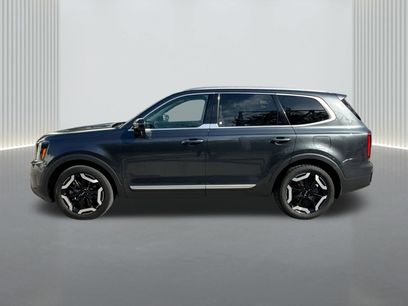 Used 2024 Kia Telluride S w/ S Sunroof Package