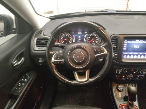 Used 2017 Jeep Compass Trailhawk w/ Leather Interior Group AWD/4WD image 22