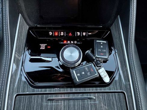 Used 2022 Jeep Wagoneer Series II image 16