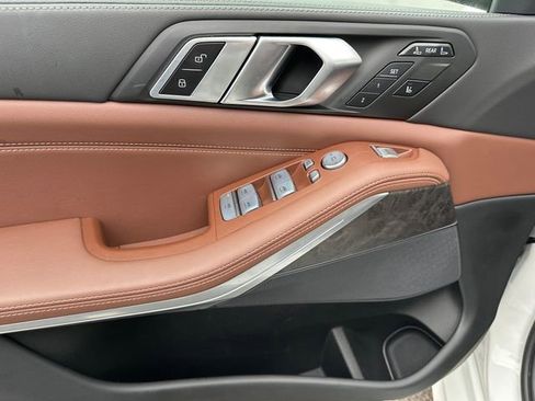 Used 2023 BMW X7 xDrive40i w/ M Sport Package image 25