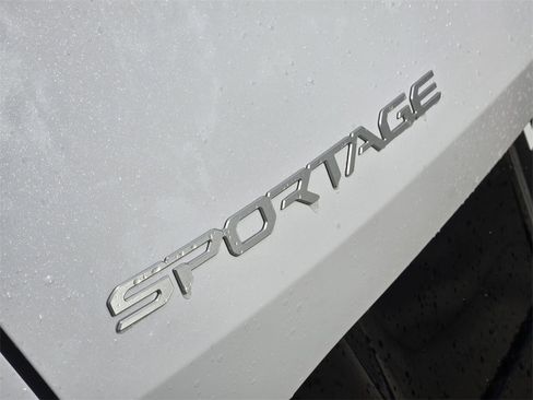 New 2026 Kia Sportage SX image 7