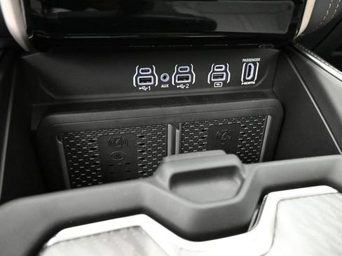 Used 2025 RAM 1500 Tungsten AWD/4WD image 21