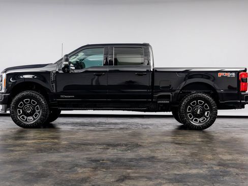 Used 2023 Ford F350 XLT w/ XLT Premium Package AWD/4WD image 9