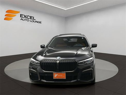 Used 2020 BMW 750i xDrive 750i xDrive w/ M Sport Package image 8
