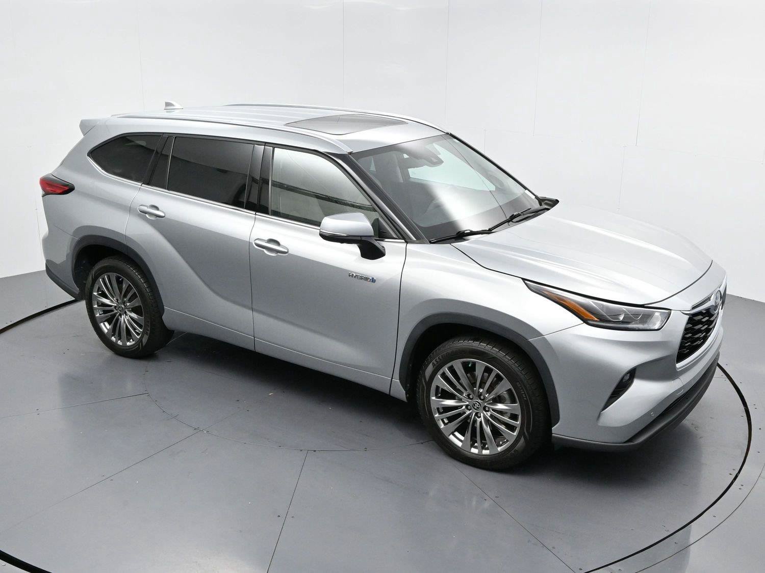 Used 2021 Toyota Highlander Limited FWD image 45