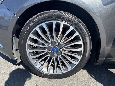 Used 2018 Ford Fusion Titanium AWD/4WD image 23