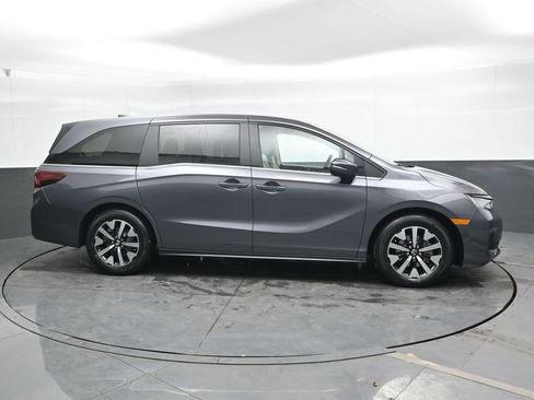 New 2026 Honda Odyssey EX-L image 3