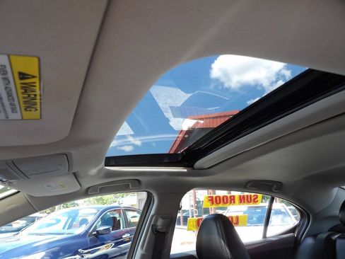 Used 2015 Acura TLX w/ Technology Package FWD image 9