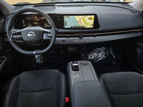 Used 2023 Nissan Ariya FWD image 16