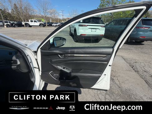 Used 2020 Honda Accord Sport image 19