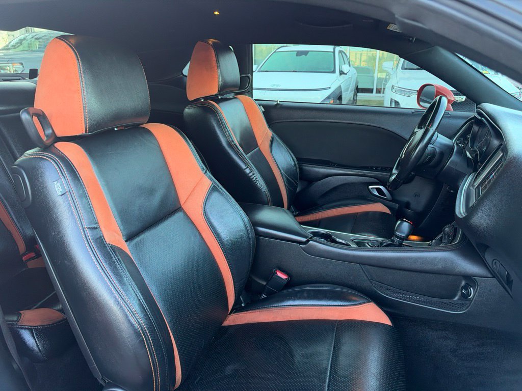 Used 2019 Dodge Challenger SXT w/ Driver Convenience Group RWD image 21