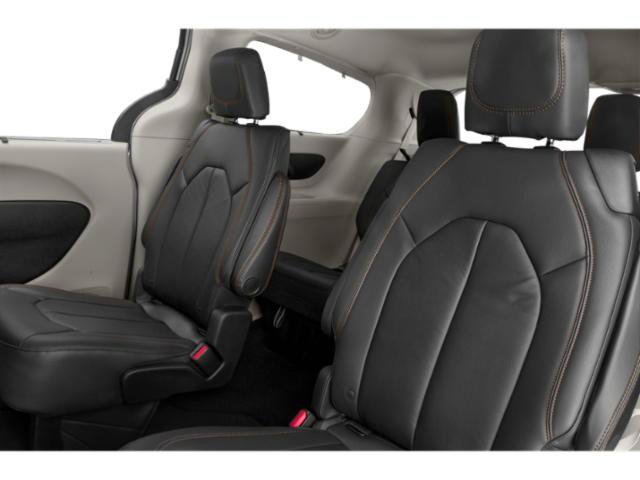 Used 2020 Chrysler Pacifica Touring-L FWD image 17