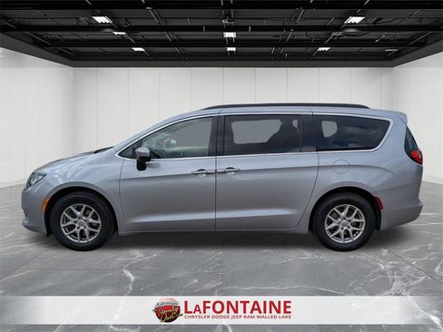 Used 2020 Chrysler Voyager Lxi image 2