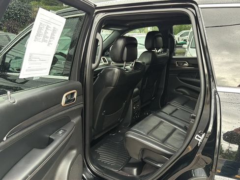 Used 2017 Jeep Grand Cherokee Overland w/ Jeep Active Safety Group AWD/4WD image 27