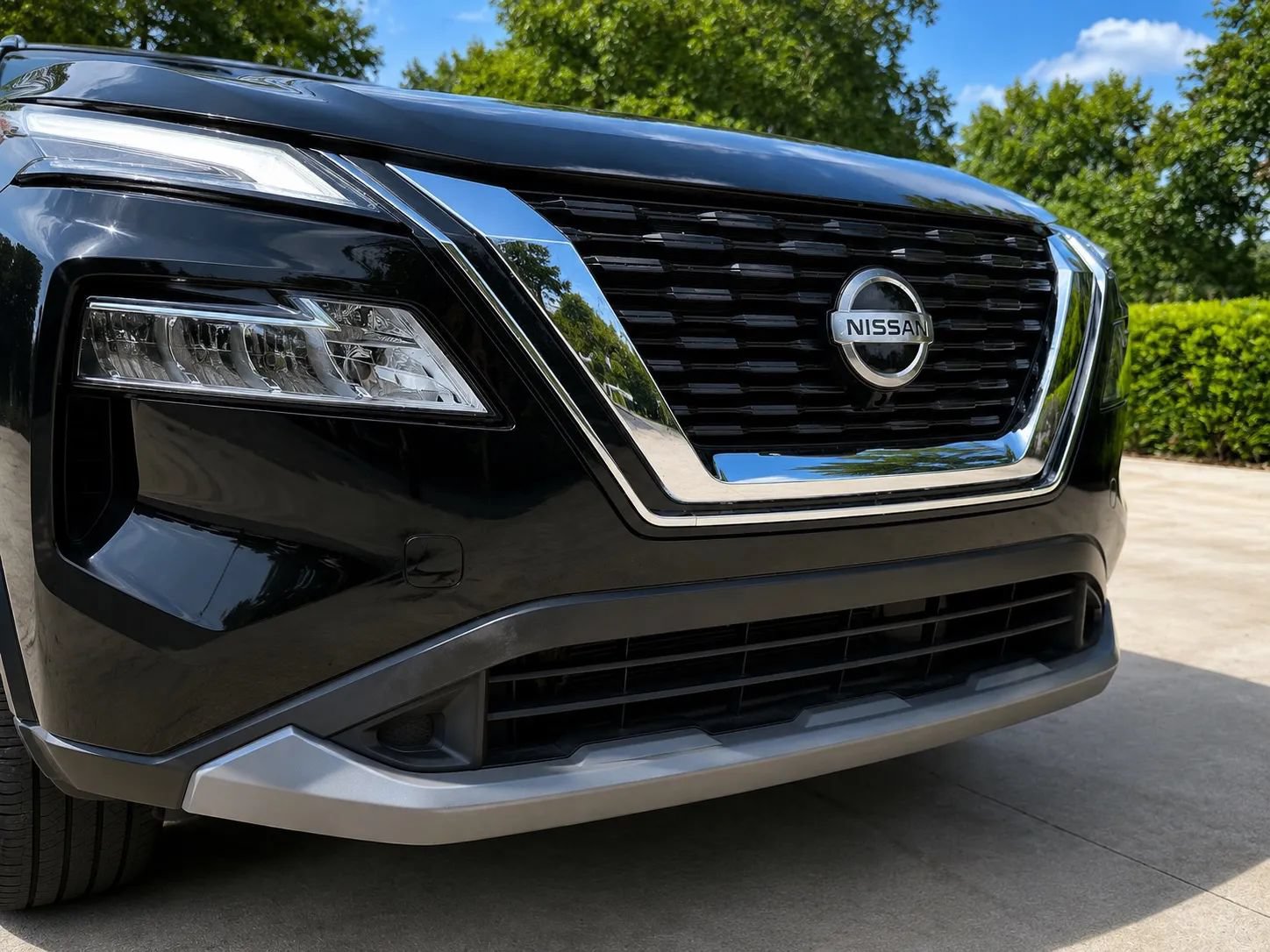 Used 2021 Nissan Rogue SV FWD image 3