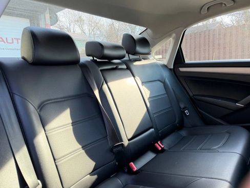 Used 2022 Volkswagen Passat 2.0T SE image 26