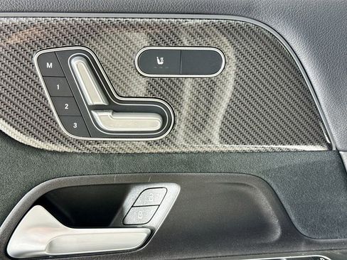 Used 2023 Mercedes-Benz GLB 250 image 22