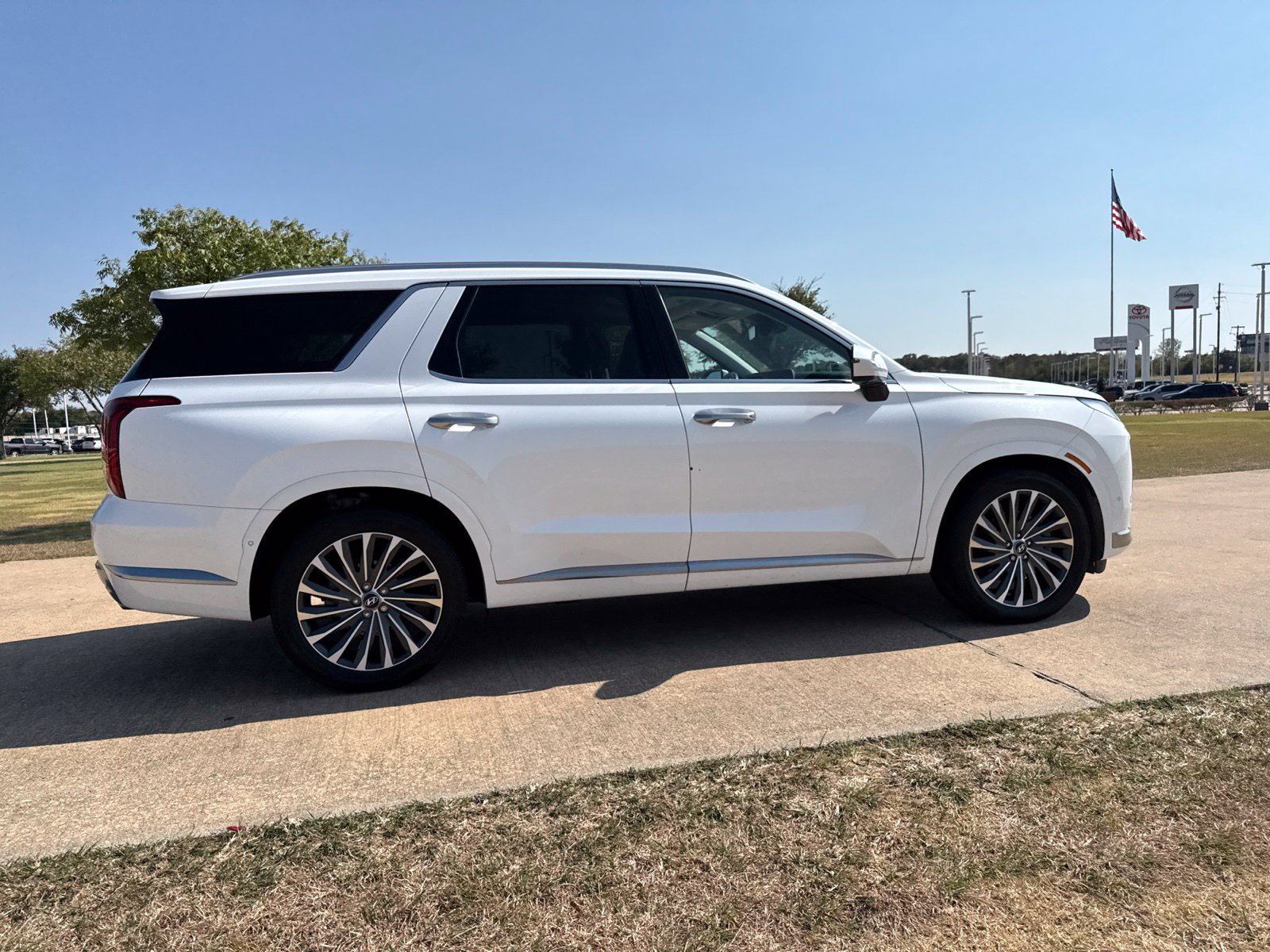 Used 2024 Hyundai Palisade Calligraphy FWD image 7