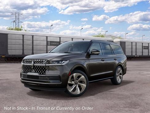 New 2027 Lincoln Navigator Black Label w/ Black Label Special Edition AWD/4WD image 2
