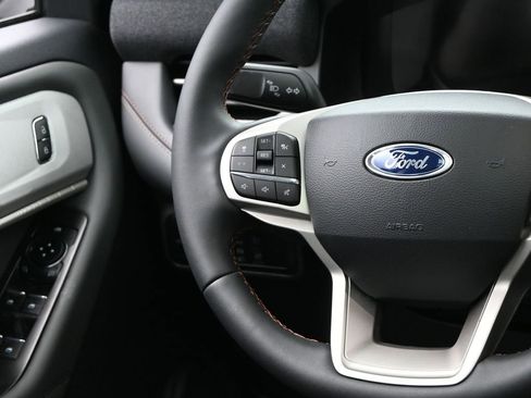 New 2025 Ford Explorer Active w/ Active Comfort Package image 28