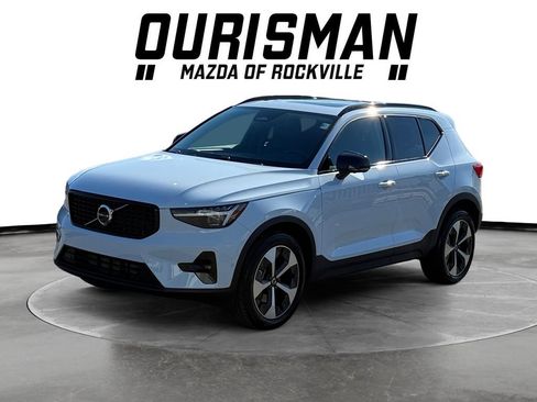 Used 2026 Volvo XC40 B5 Plus AWD/4WD image 2