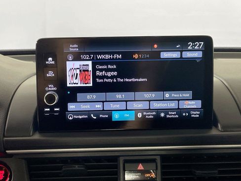 Used 2025 Honda Pilot Touring image 7
